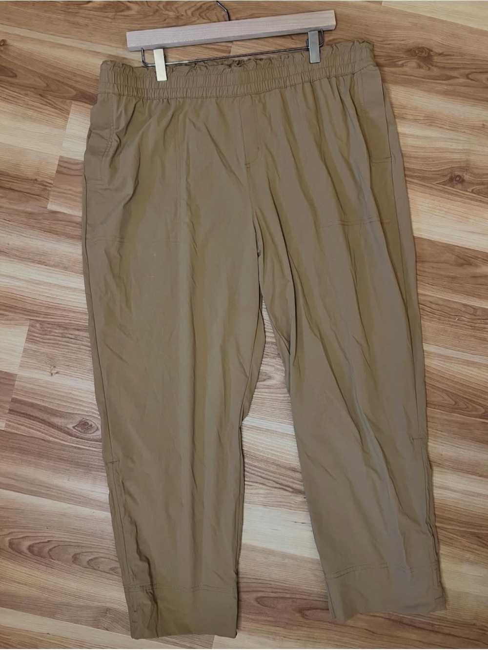 Columbia Women's Khaki Elastic Waist Chinos - Tan